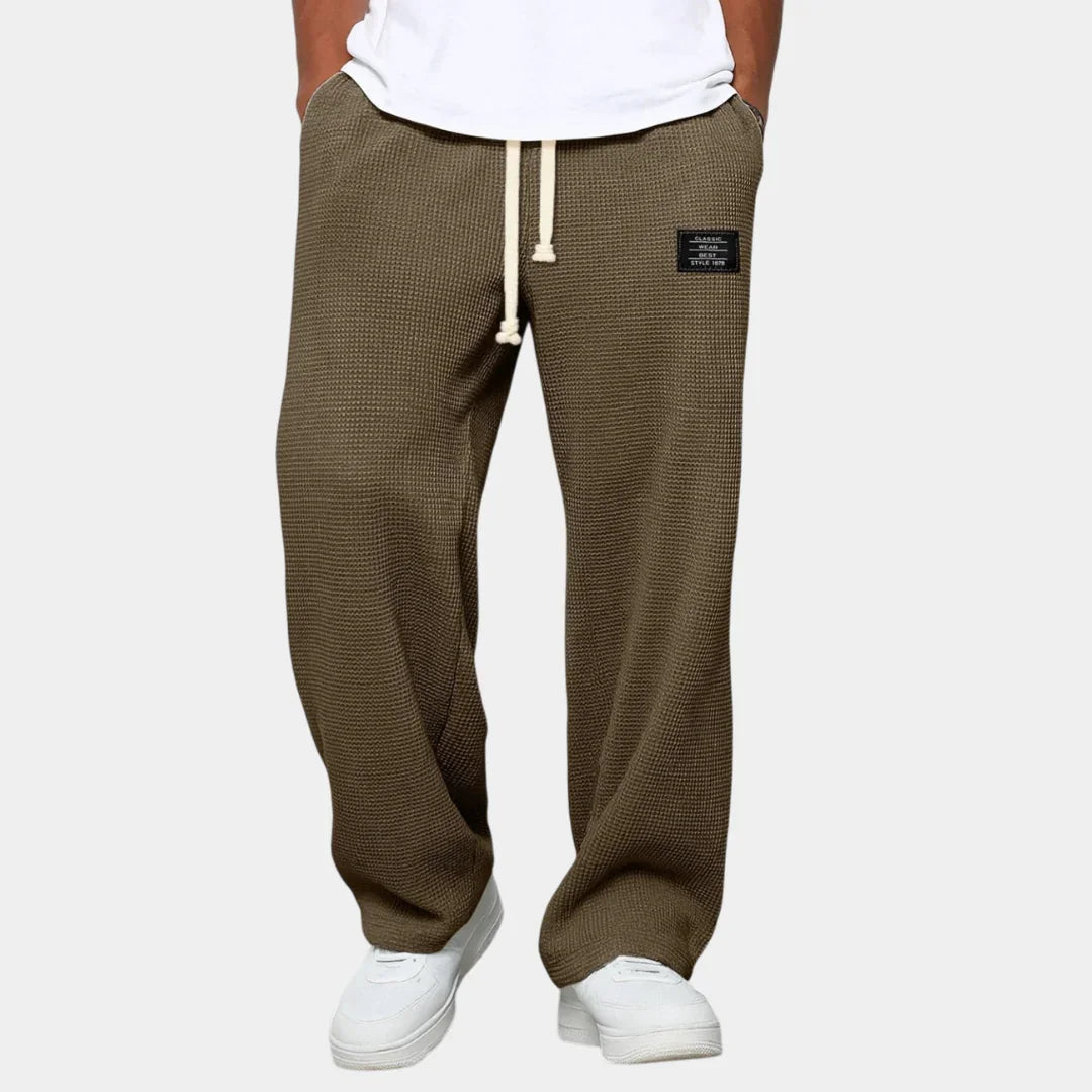 Men's drawstring pants, relaxed fit, textured dark brown fabric
