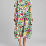 Comfortable summer dress with multicolor floral print, V-neck, short sleeves
