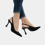 Classic high heels in black, pointed toe with slim heel