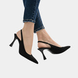 Classic high heels in black, pointed toe with slim heel