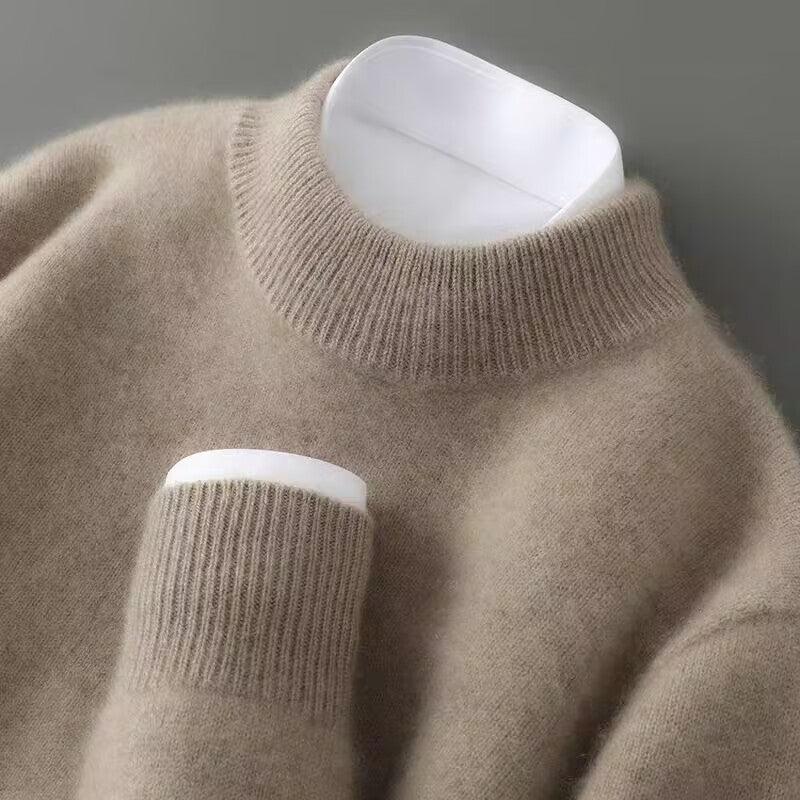 Elegant brown cashmere sweater with crew neck and ribbed sleeve cuffs